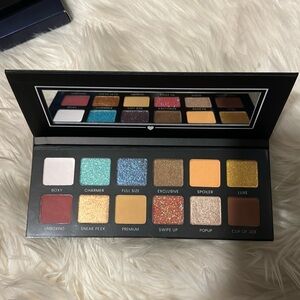 Boxy charm eyeshadow palette colors as shown brand new